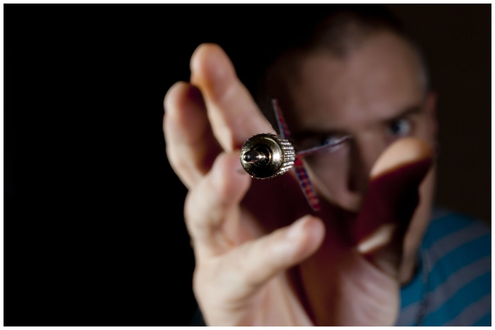 Canon EOS-1D Mark II sample photo. Darts, sport, hand photography