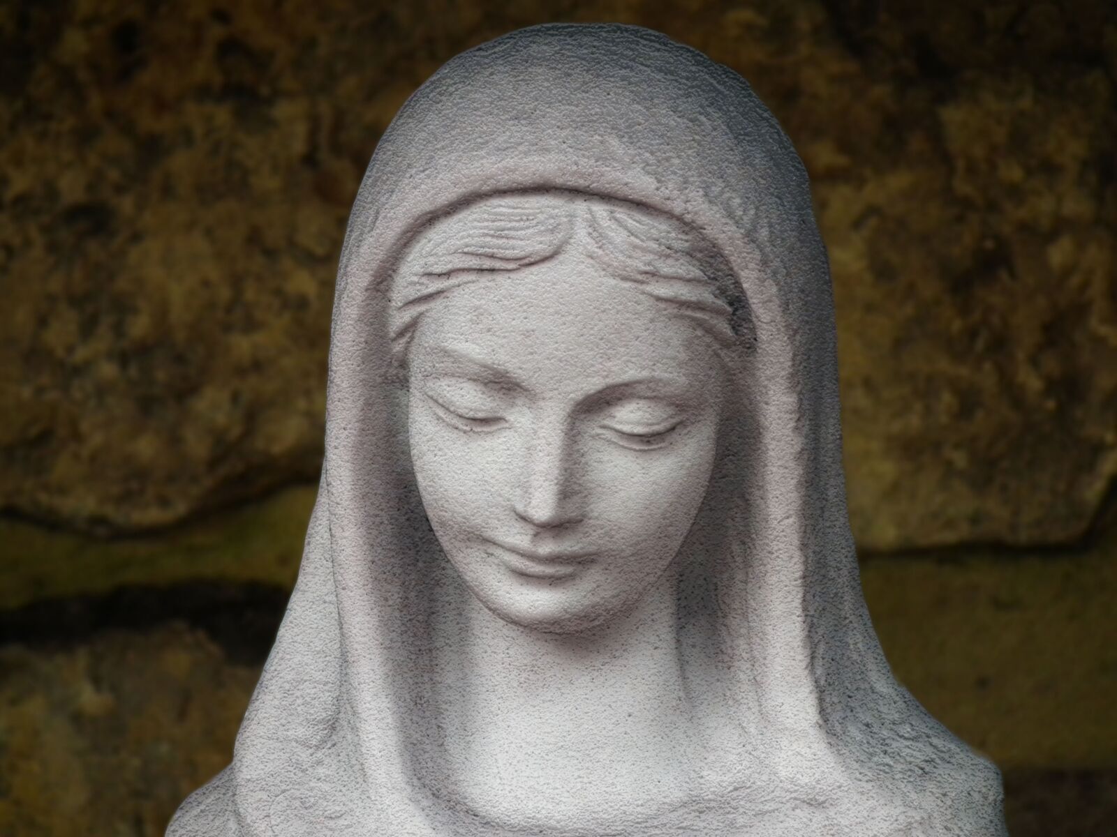 FujiFilm FinePix HS10 (FinePix HS11) sample photo. Statue, madonna, white photography