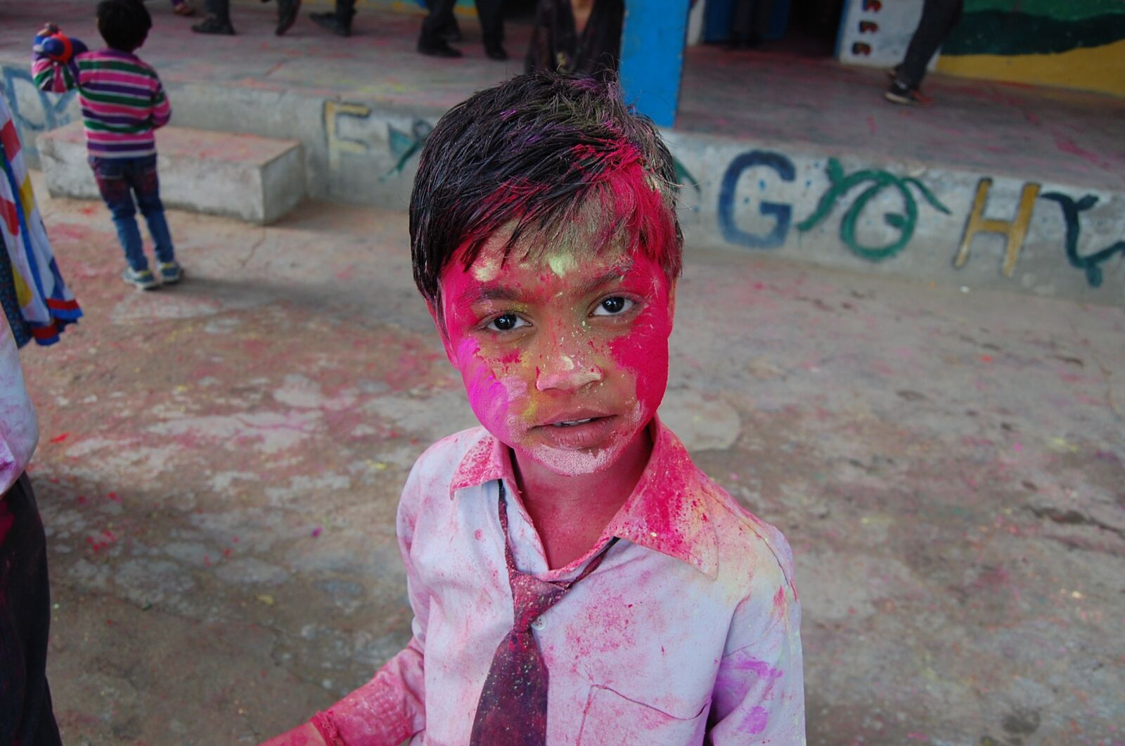 Nikon D40 sample photo. India, holi, color child photography