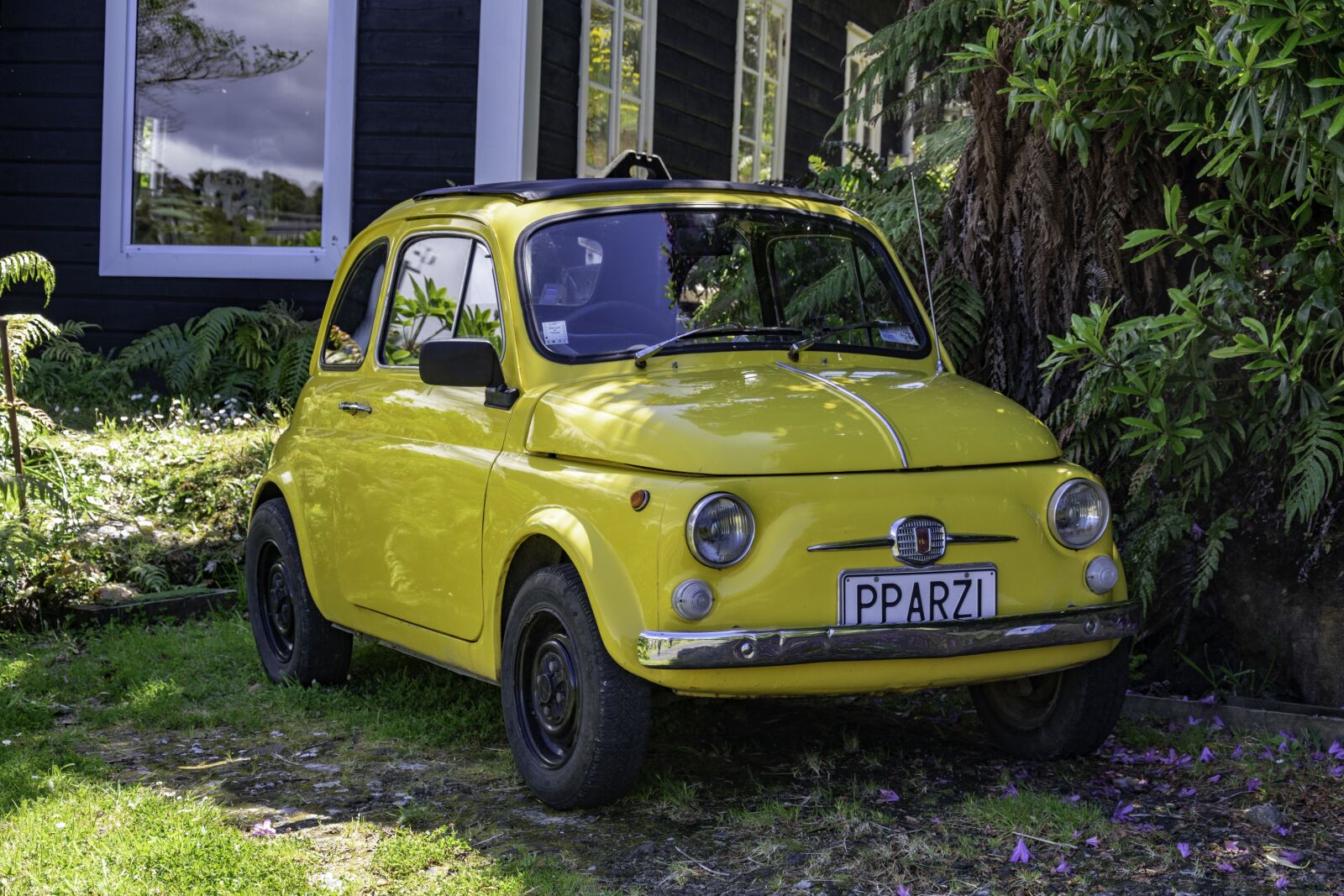 Nikon D3400 sample photo. Car, european, yellow photography