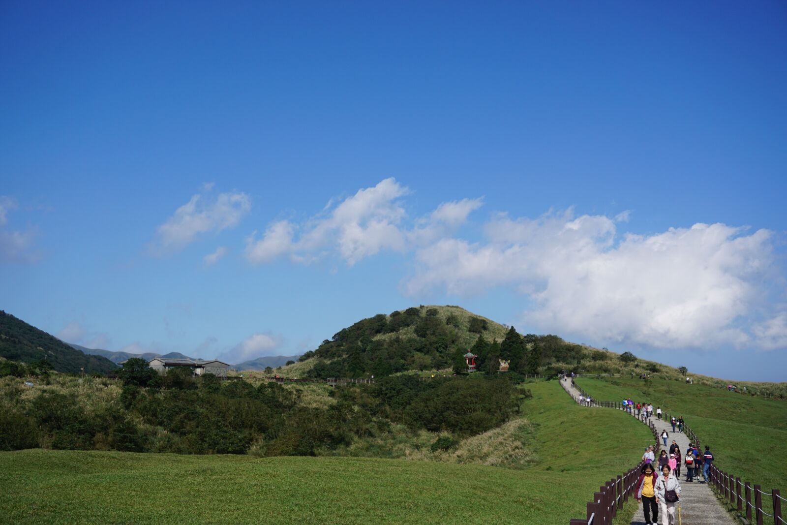 Sony E 16-50mm F3.5-5.6 PZ OSS sample photo. Nature, sky, outdoor photography