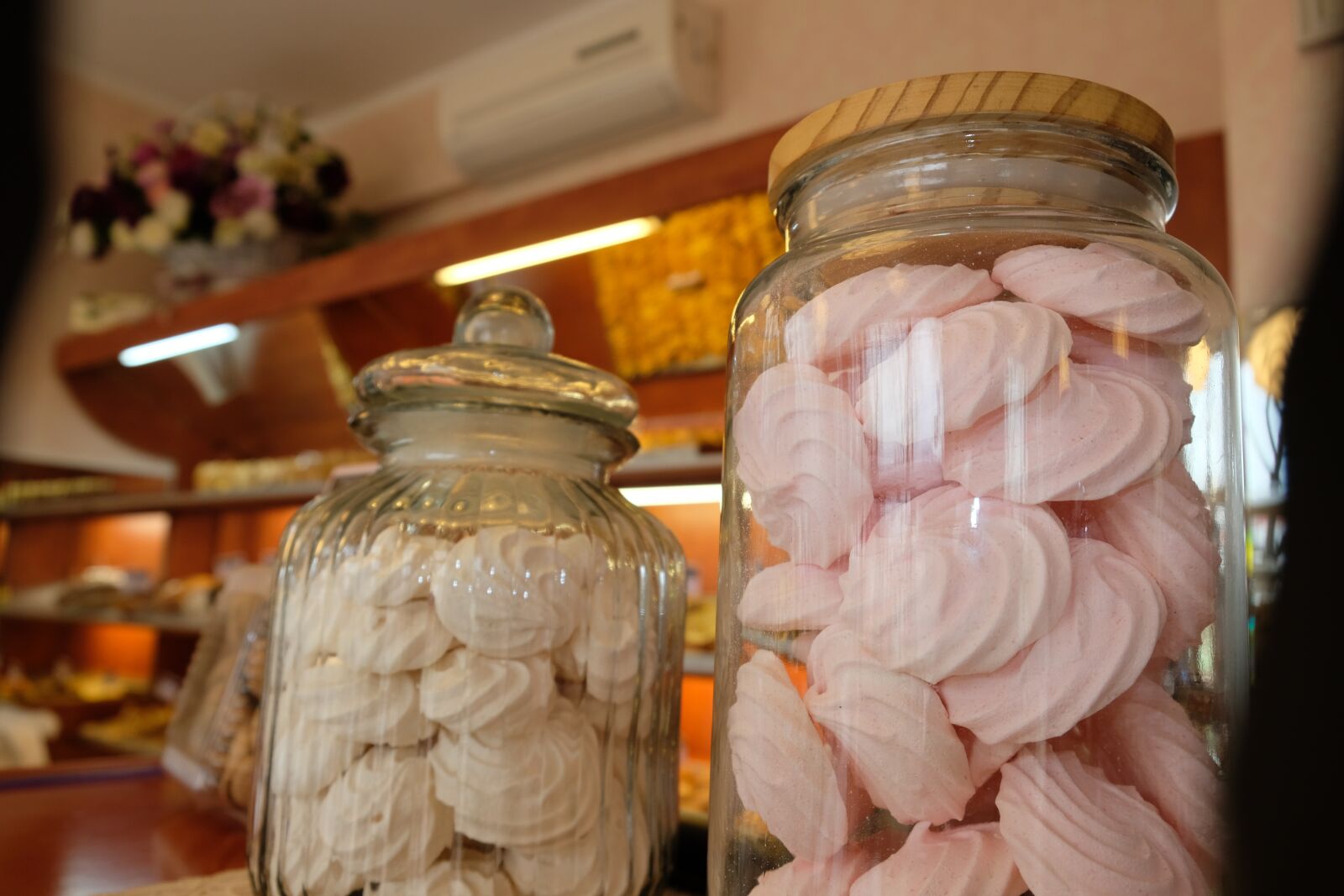 Fujifilm X-T20 sample photo. Pastry shop, sweets, production photography