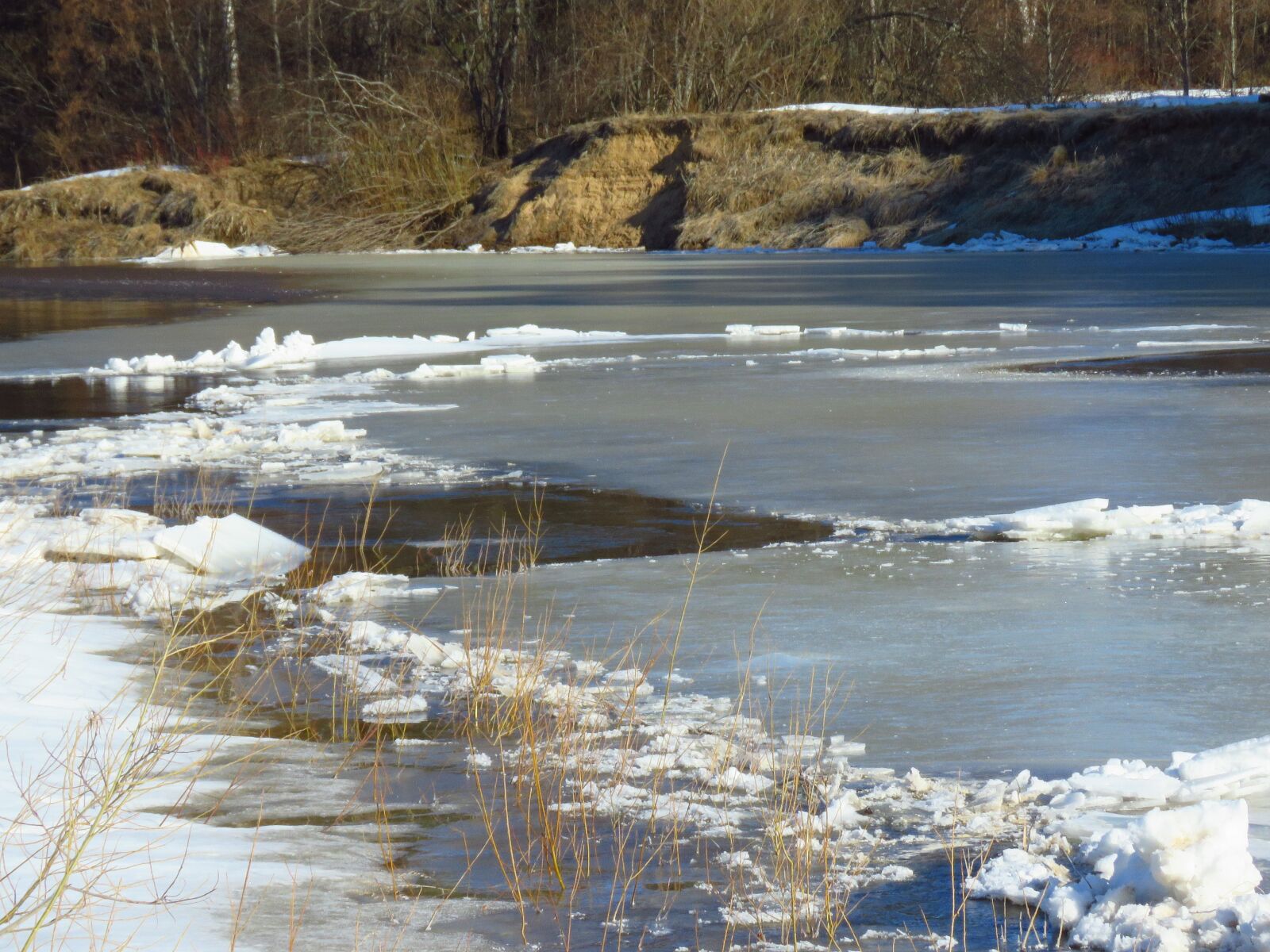 Canon PowerShot SX60 HS sample photo. Ice, river, hummocks photography