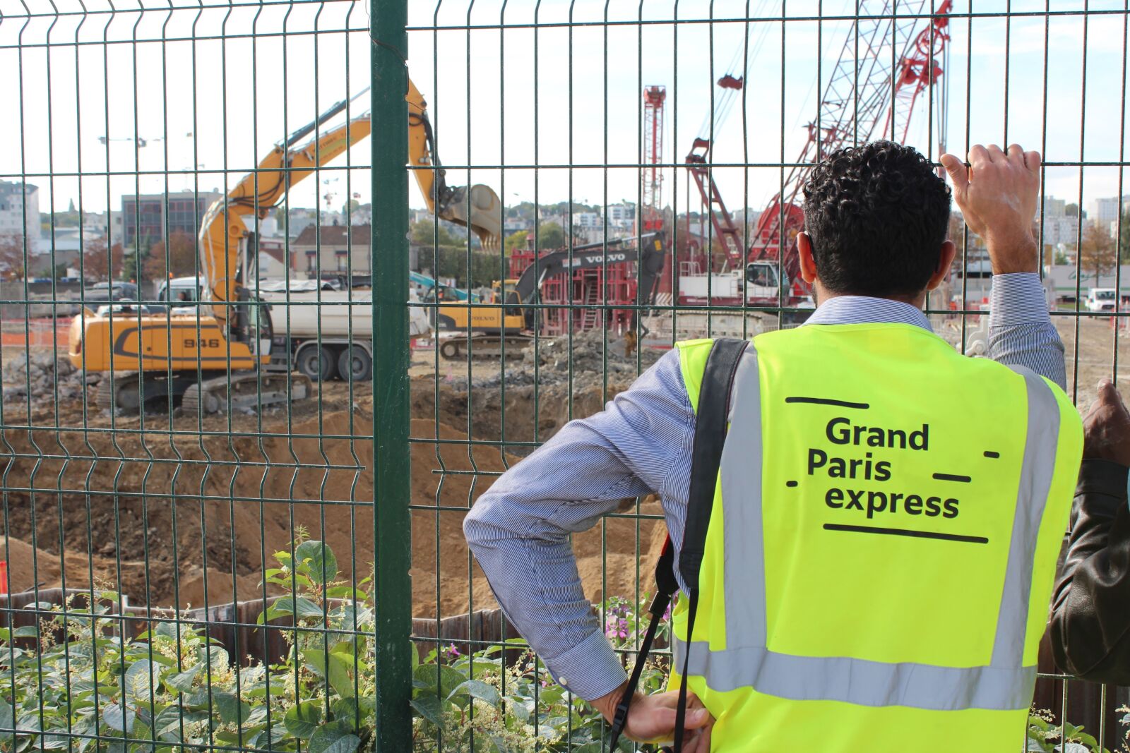 Canon EOS 600D (Rebel EOS T3i / EOS Kiss X5) sample photo. Grand paris, work, fence photography