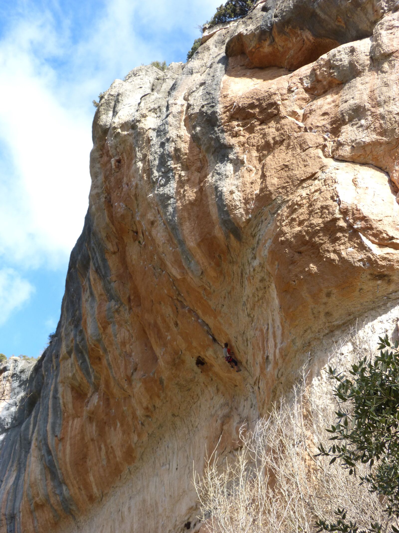 Panasonic DMC-FZ62 sample photo. Rock wall, escalation, climber photography