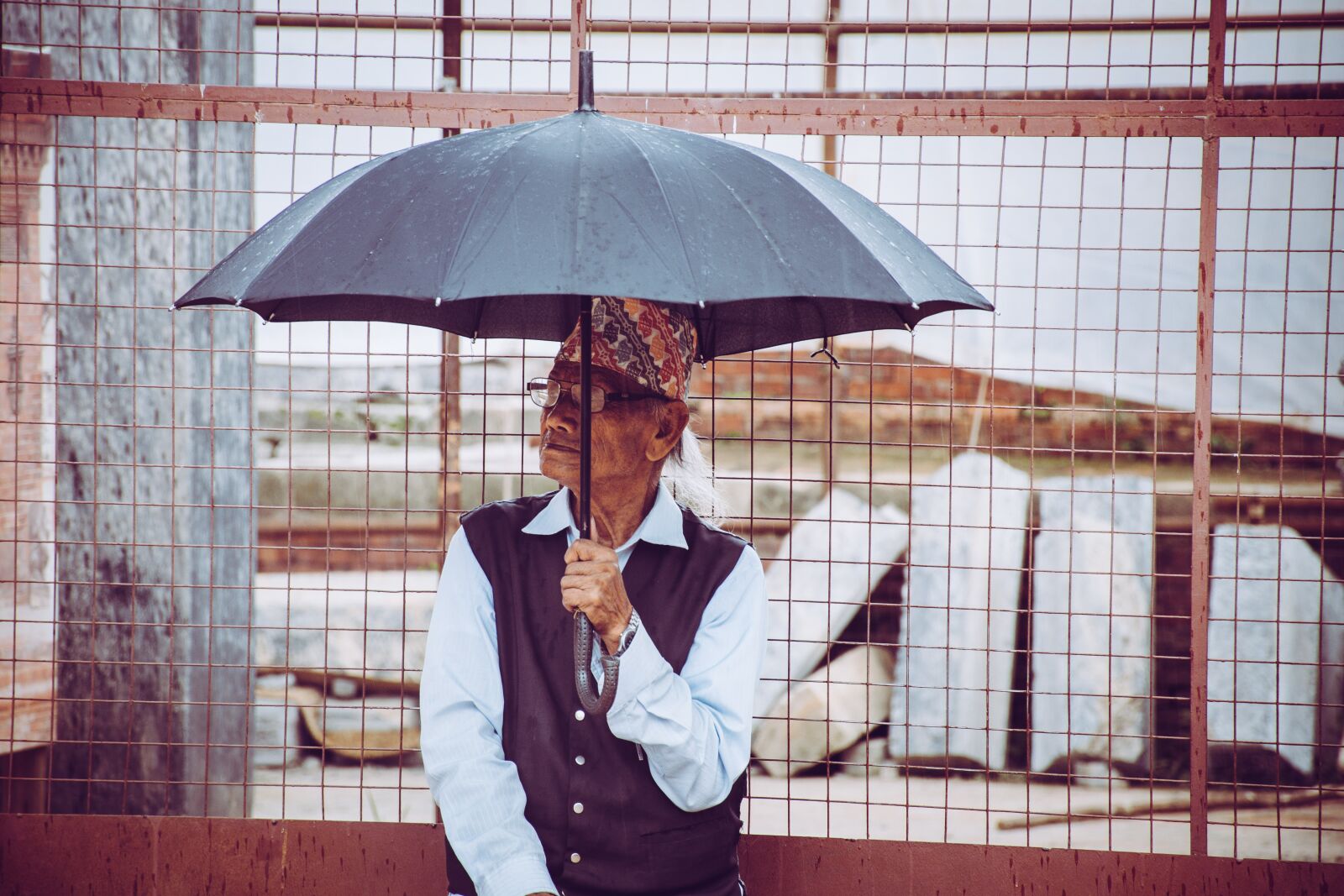 Nikon D5300 sample photo. Umbrella, old man, human photography