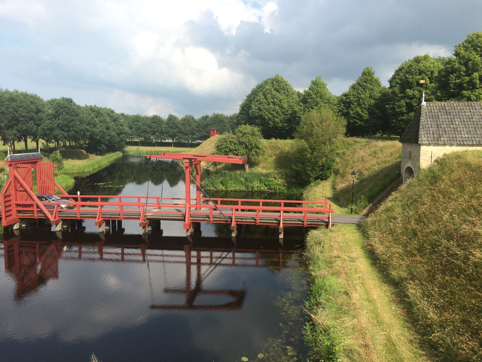 iPhone 5s back camera 4.15mm f/2.2 sample photo. Sky, lift bridge, landscape photography