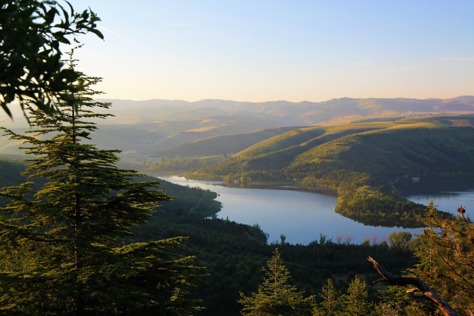 Canon EF 24-105mm F4L IS USM sample photo. Landscape, lake, water photography