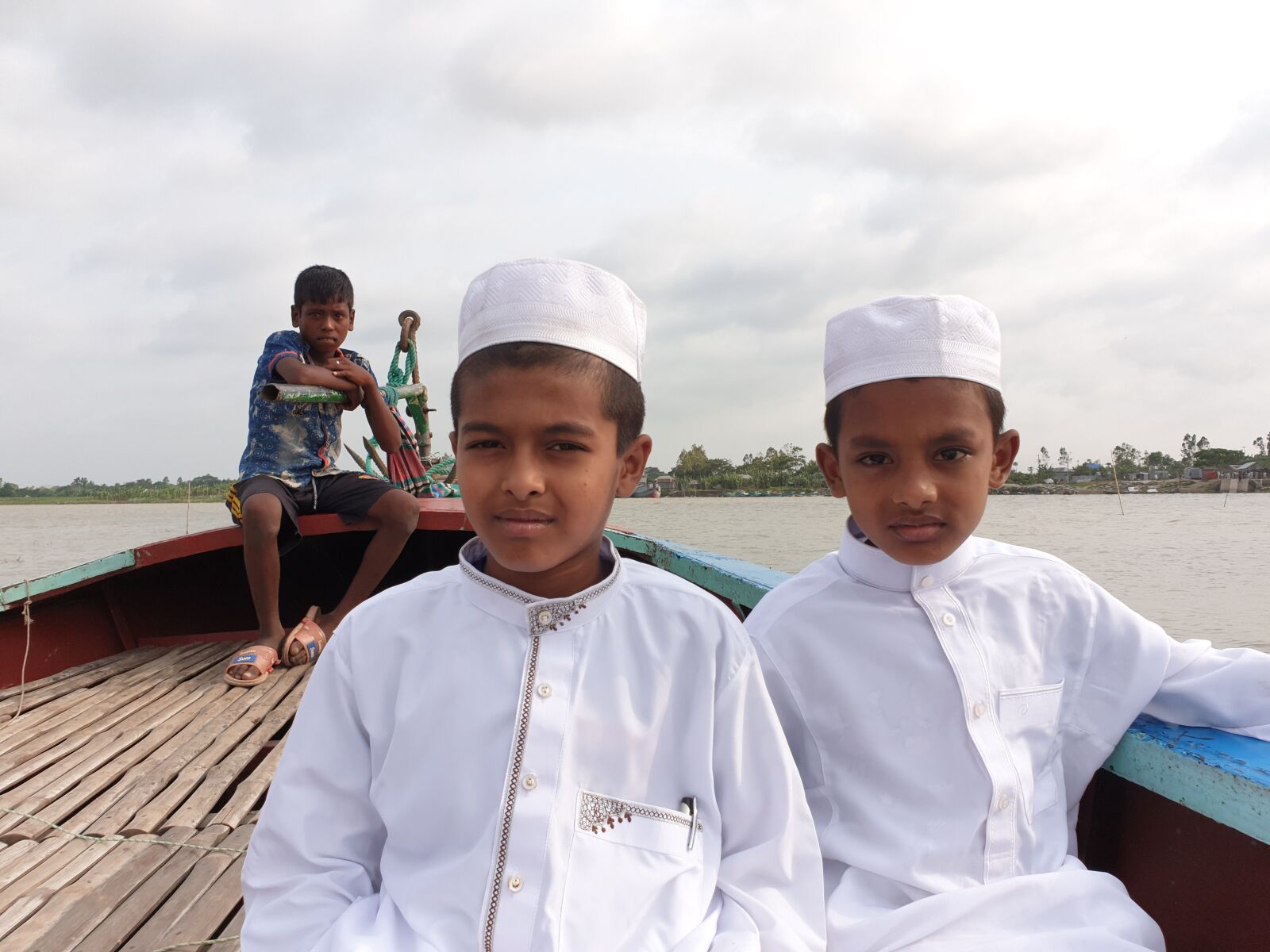 Samsung SM-N960F sample photo. Islamic, muslim kids, muslim photography