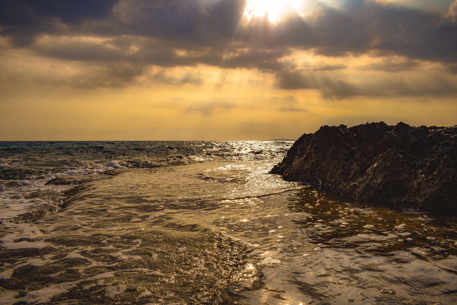Nikon D3300 sample photo. Sunset, rock, sea photography