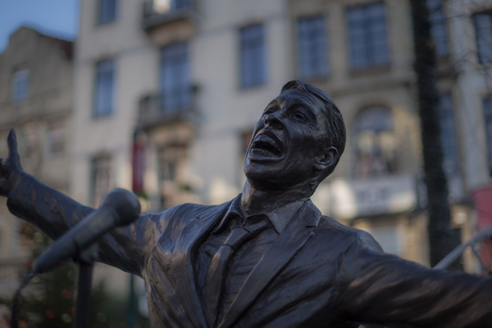Sony a99 II + Minolta AF 50mm F1.4 [New] sample photo. Statue, jacques brel, singer photography