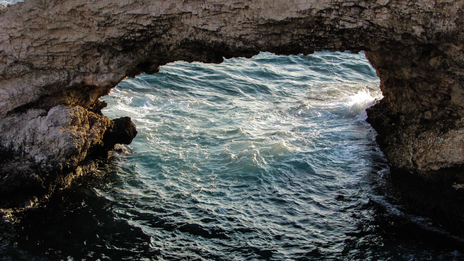 Canon PowerShot SX400 IS sample photo. Rock, sea, rough photography