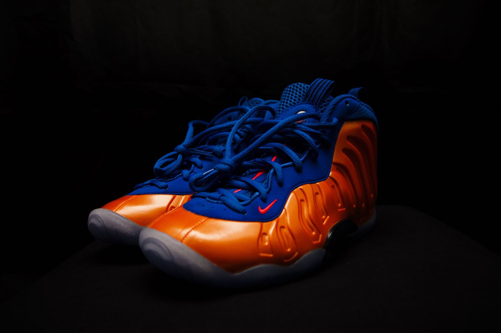 Nikon D90 sample photo. Sneakers, nike, new balance photography