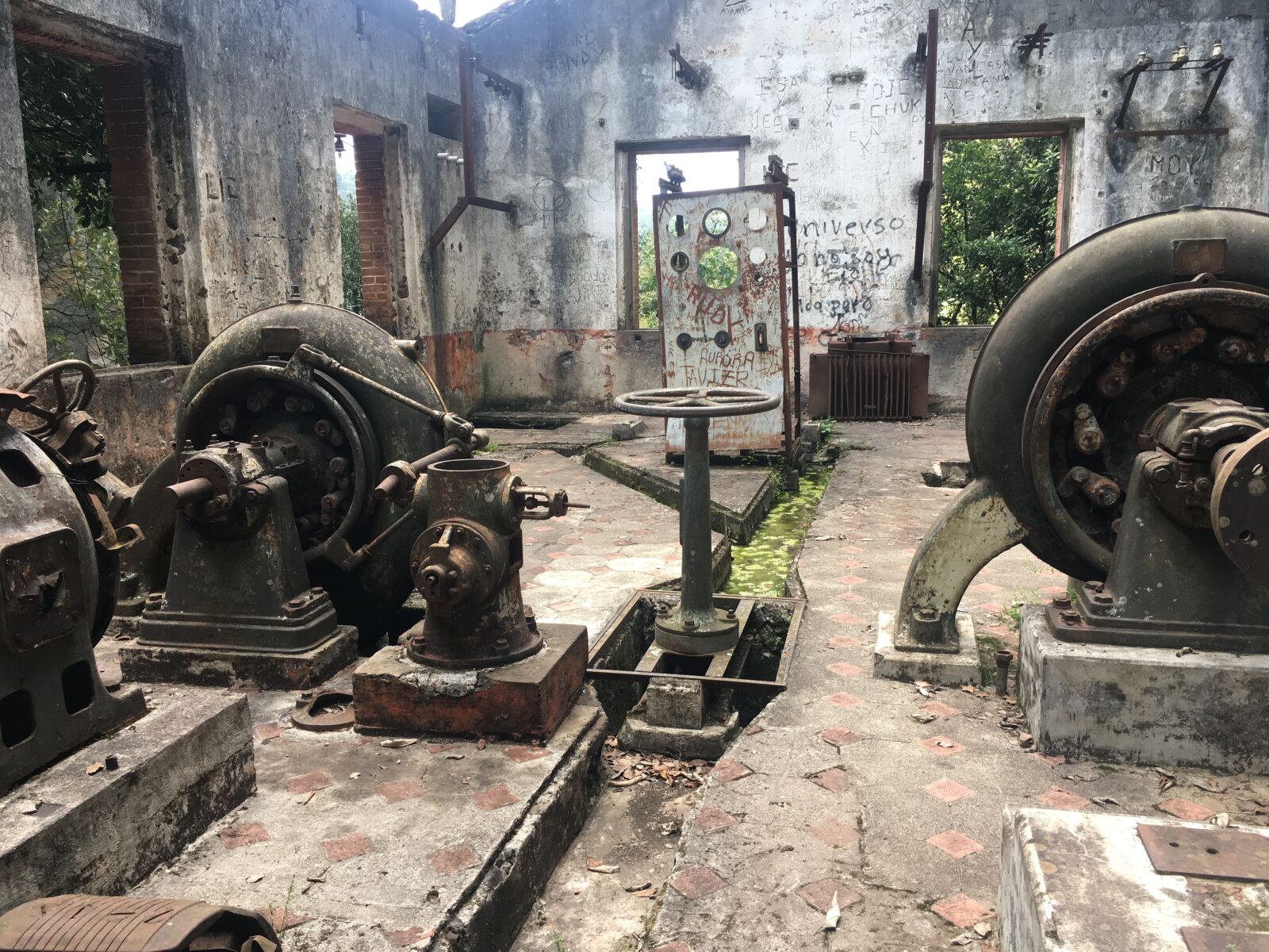 Apple iPhone 6s sample photo. Machinery, bombs, water photography