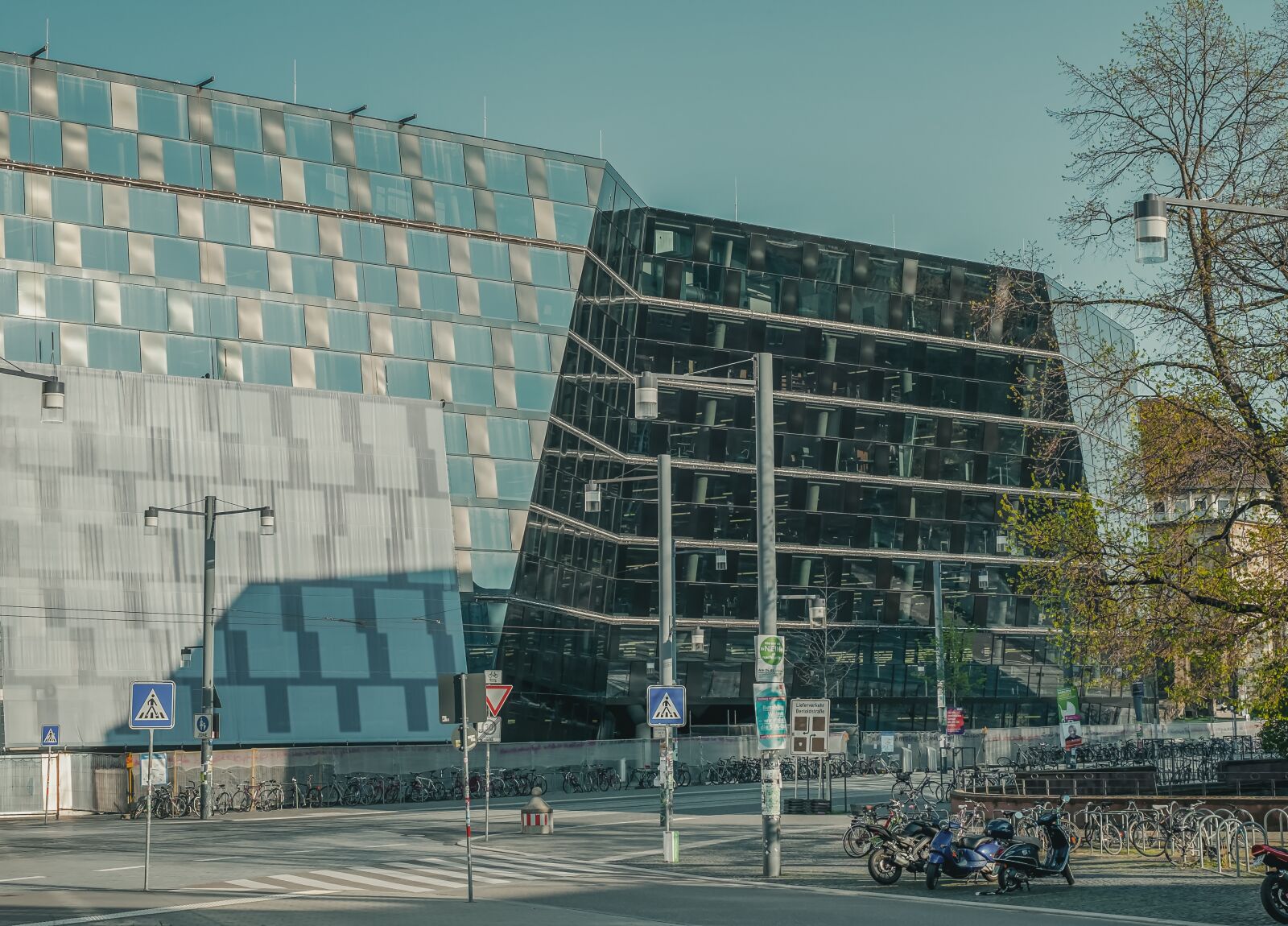Fujifilm X-T10 + Fujifilm XF 35mm F1.4 R sample photo. University library, freiburg, library photography