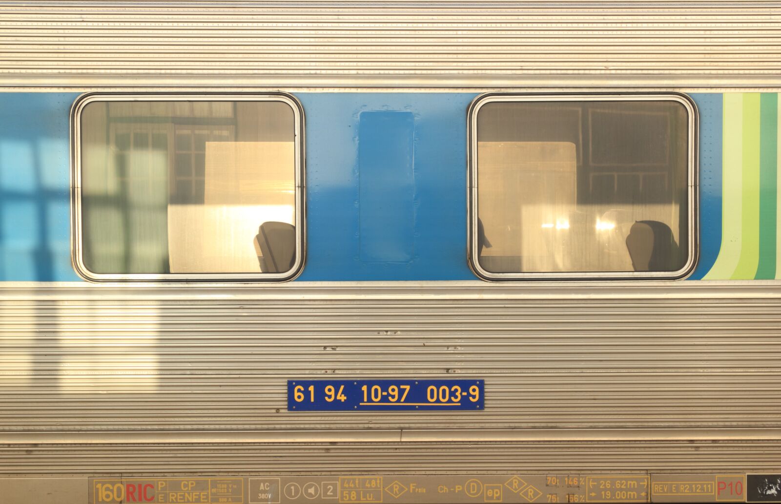 Canon EOS 550D (EOS Rebel T2i / EOS Kiss X4) sample photo. Portugal, faro, train photography