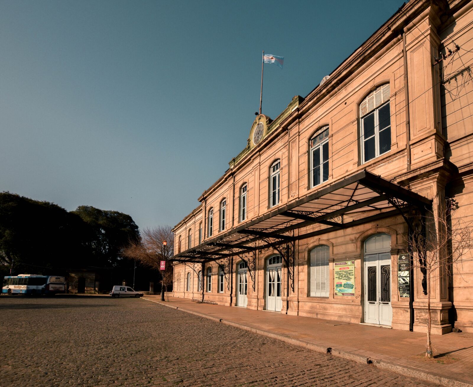Nikon D5300 sample photo. Architecture, facade, perspective photography