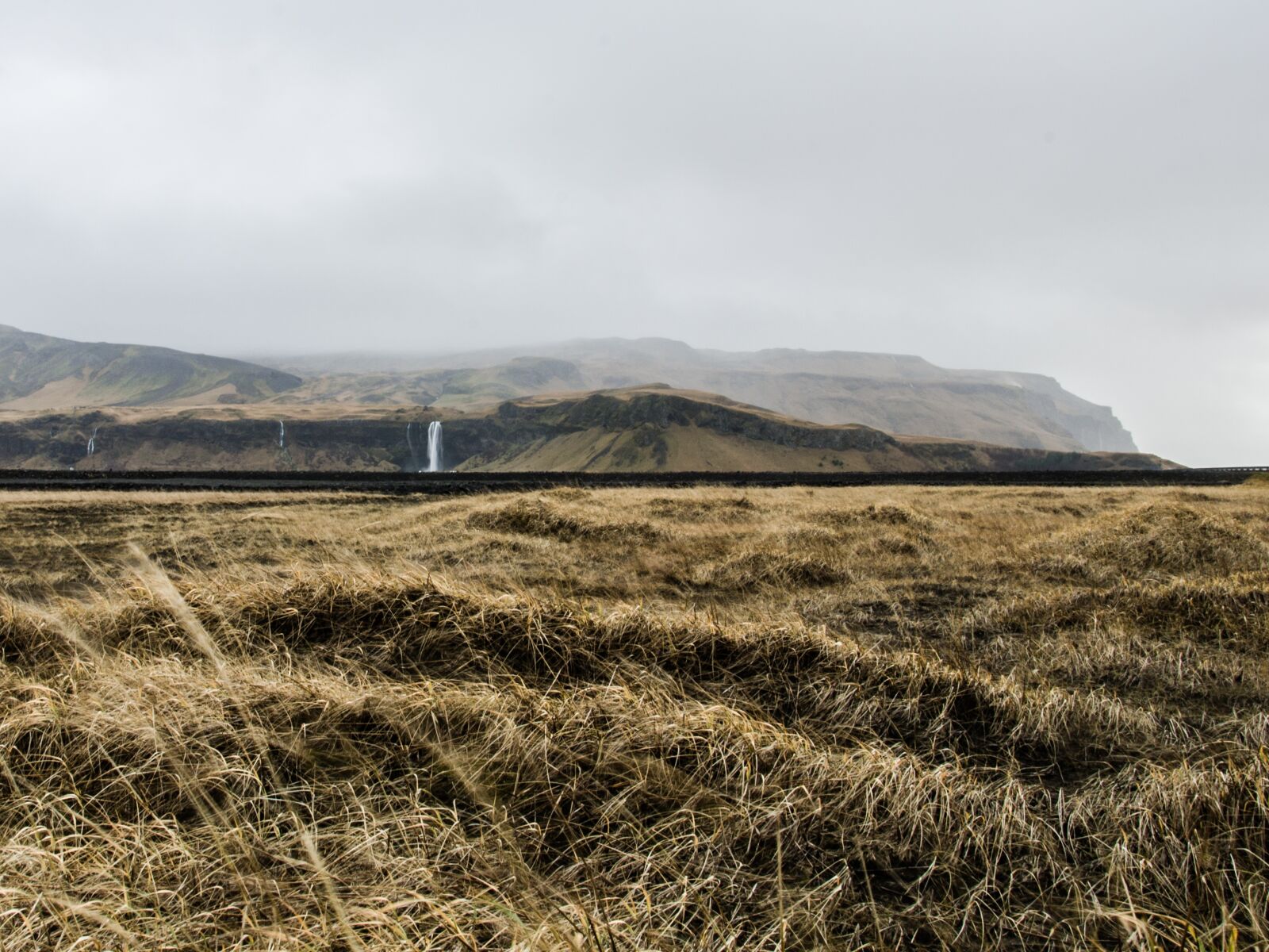Nikon D7000 sample photo. Plains, waterfall, straws photography