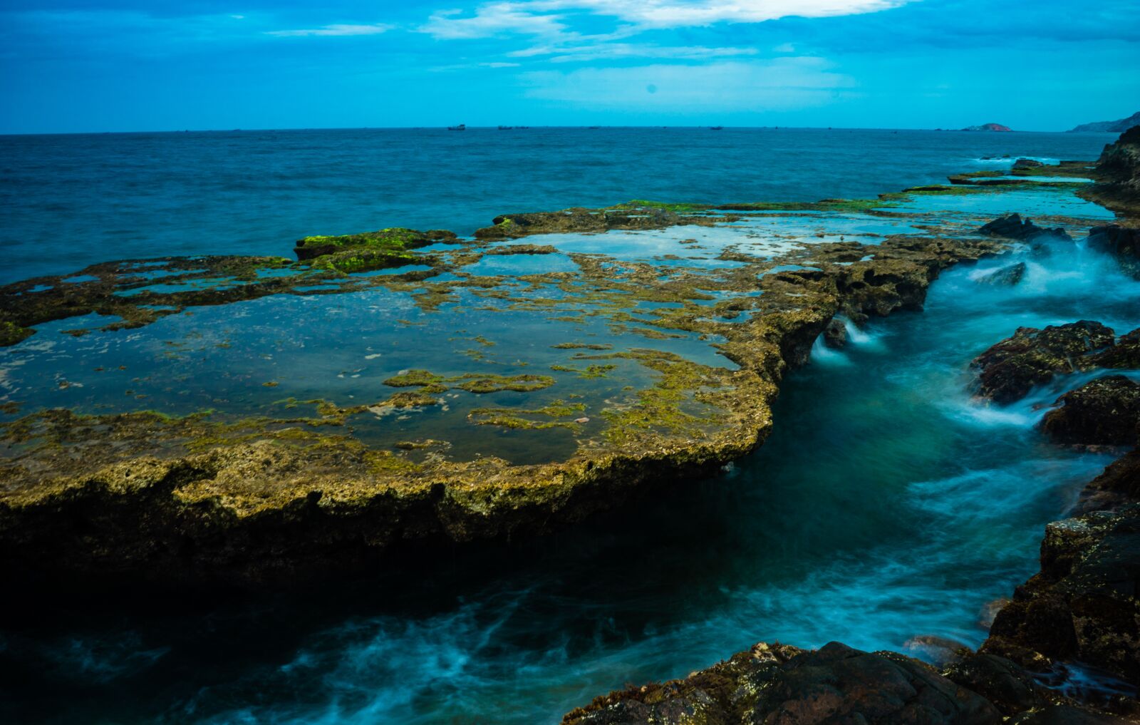 Sony a7 + Sony FE 28-70mm F3.5-5.6 OSS sample photo. Landscape, sea, the sea photography