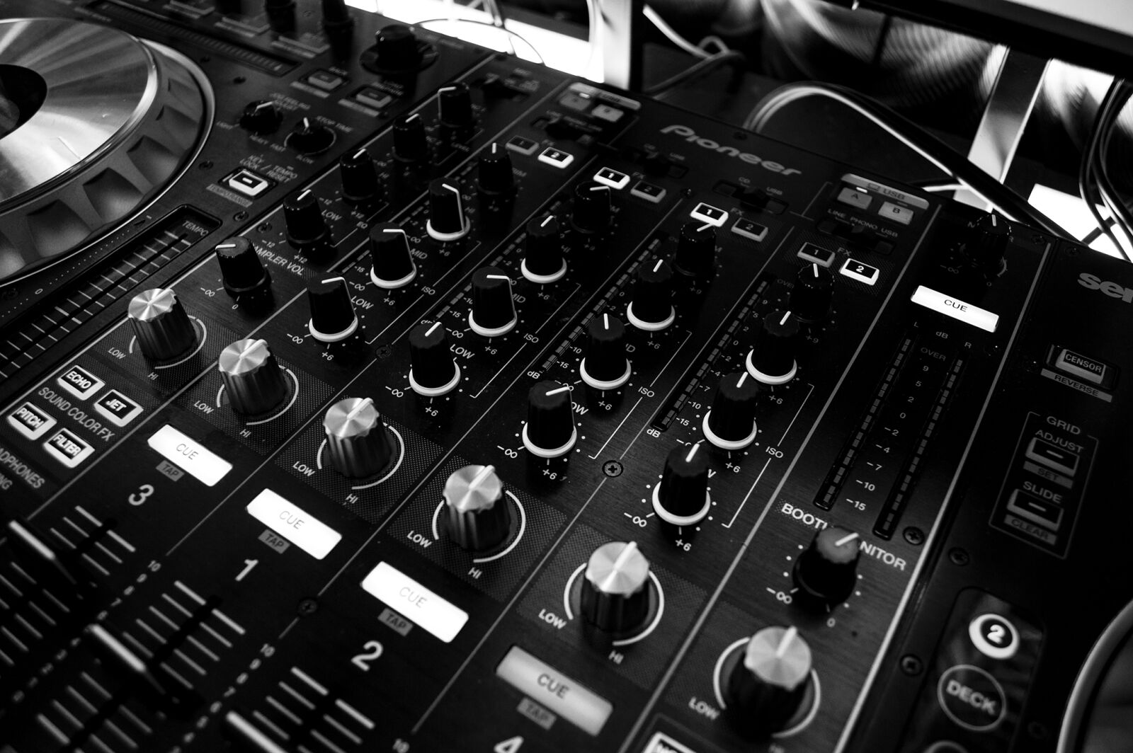 Nikon D3200 sample photo. Table, music, power, sound photography