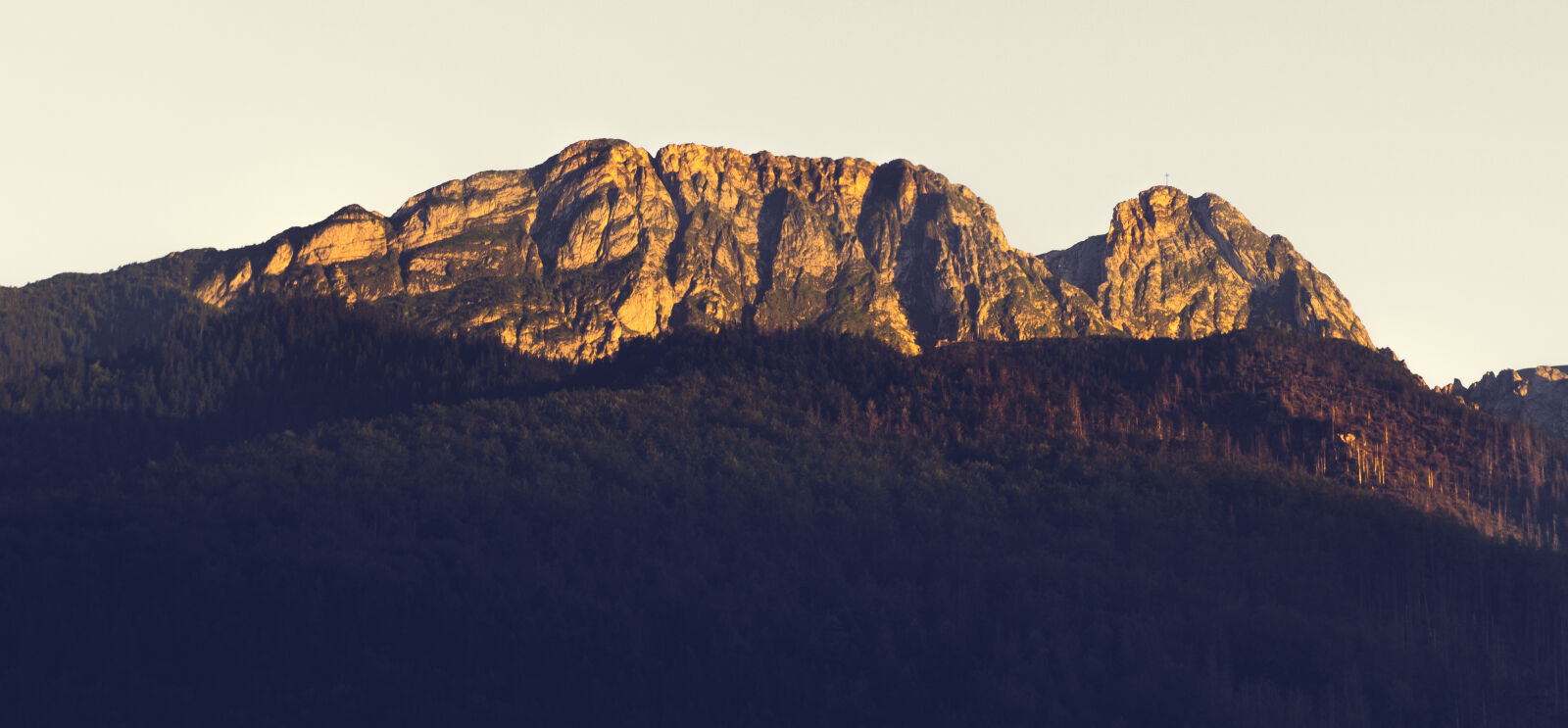 Sony a6000 sample photo. Rocky, mountain, surrounded, green photography