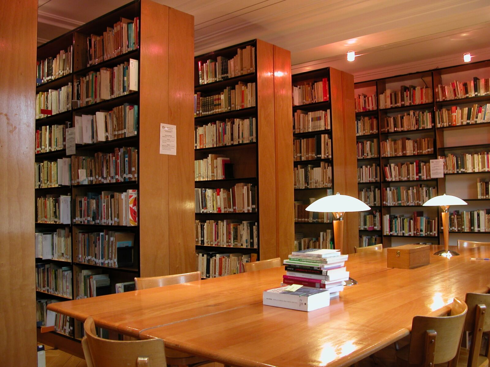 Nikon E5700 sample photo. Library, books, reading photography