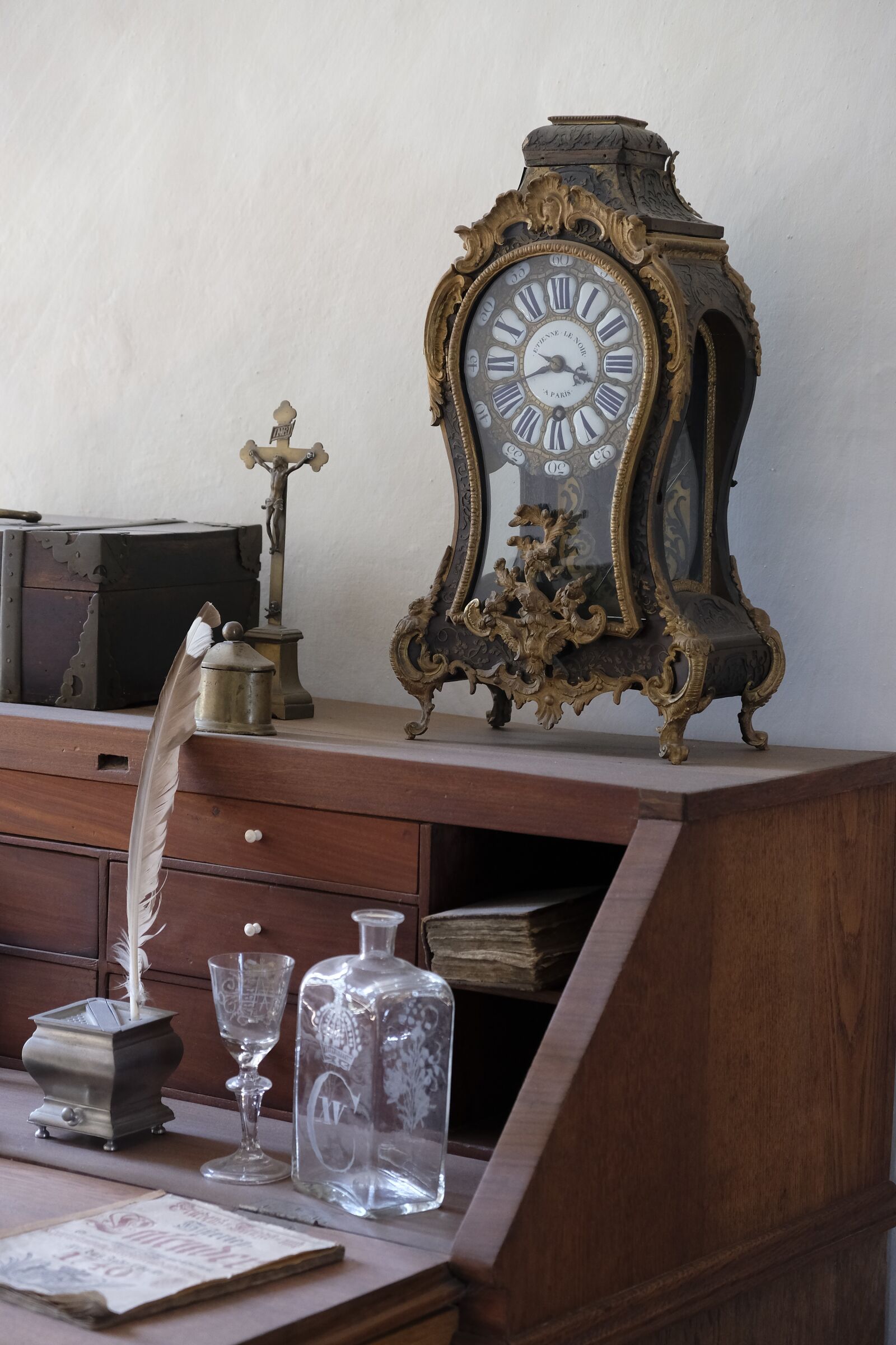 Fujifilm XF 18-55mm F2.8-4 R LM OIS sample photo. Clock, grandfather clock, pendulum photography