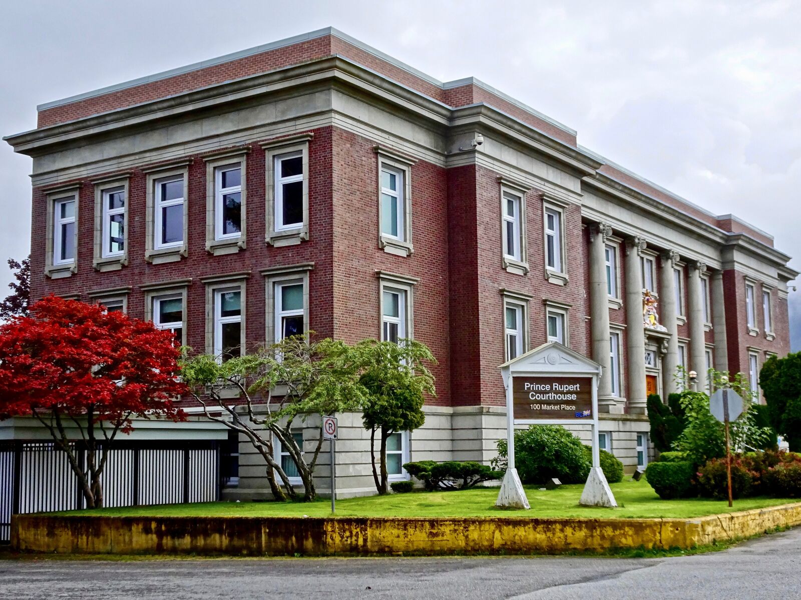 Sony Cyber-shot DSC-HX90V sample photo. Building, formal, courthouse photography
