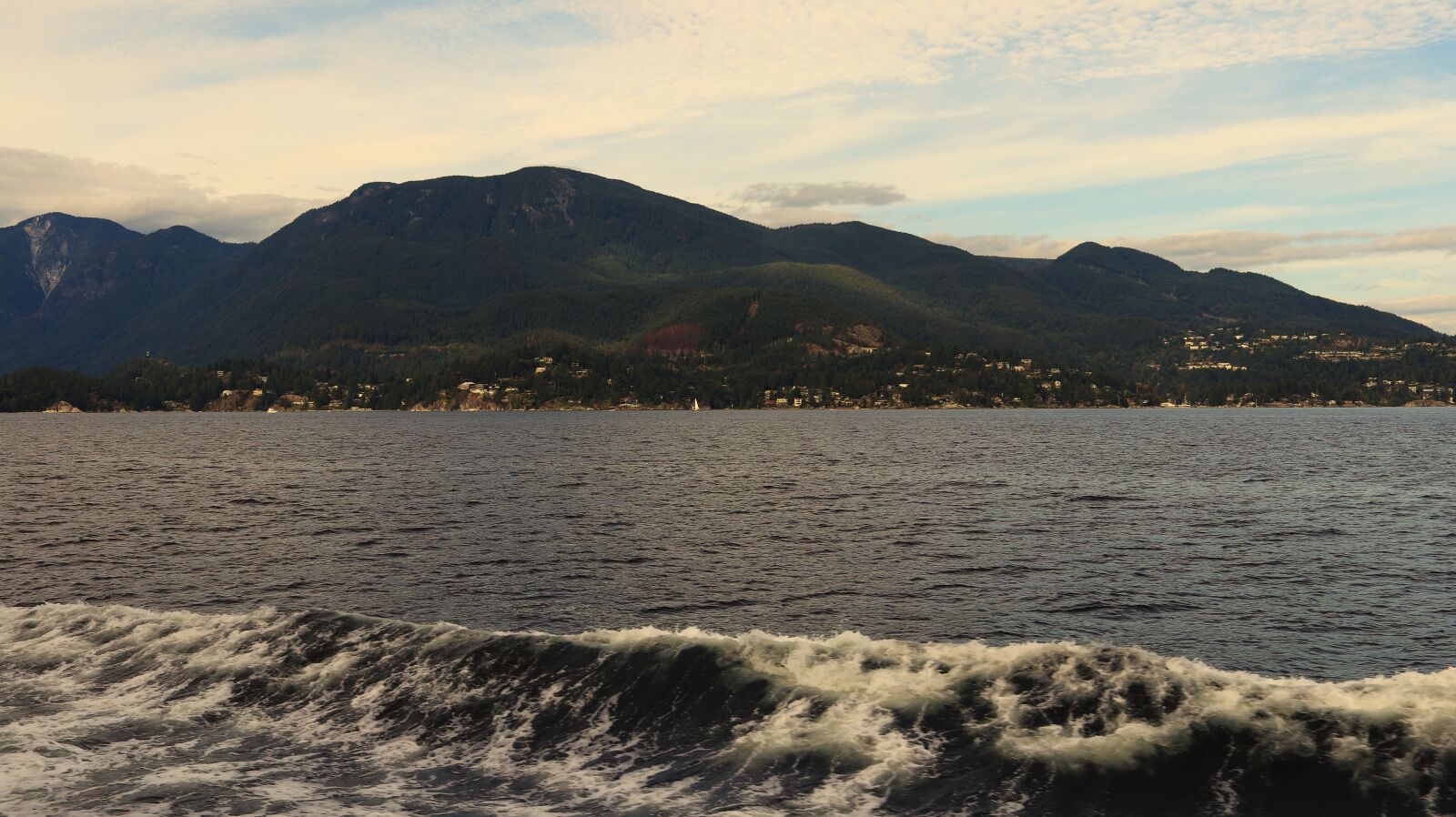 Canon EOS 800D (EOS Rebel T7i / EOS Kiss X9i) sample photo. Boat ride photography