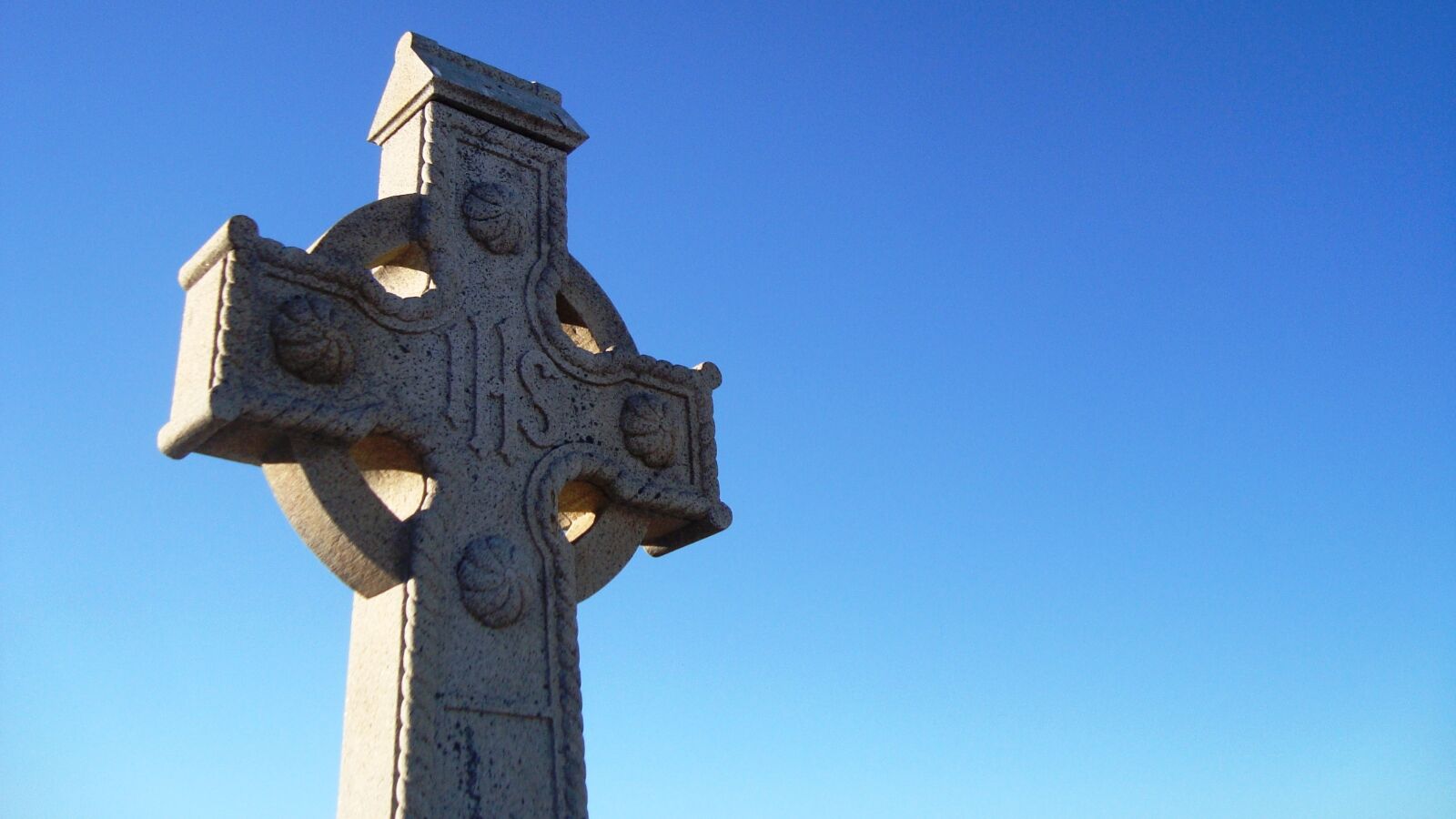 Sony Cyber-shot DSC-W120 sample photo. Tombstone, christianity, cross photography