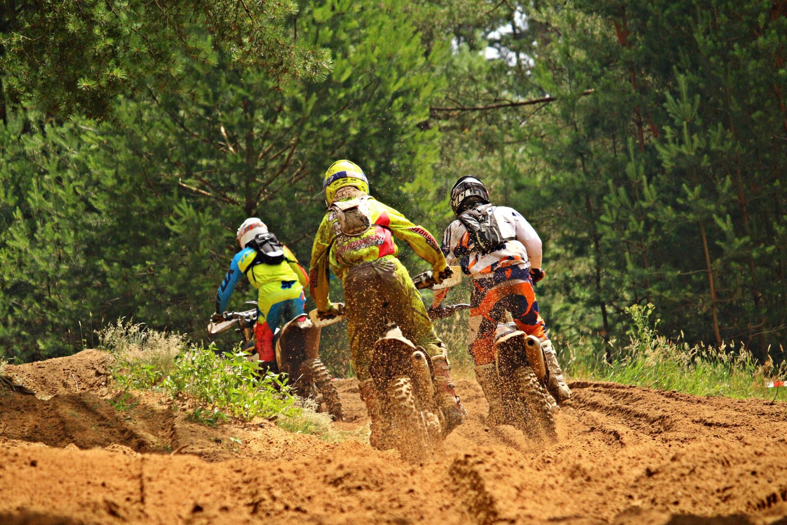 Canon EOS 100D (EOS Rebel SL1 / EOS Kiss X7) sample photo. Motocross, race, enduro photography
