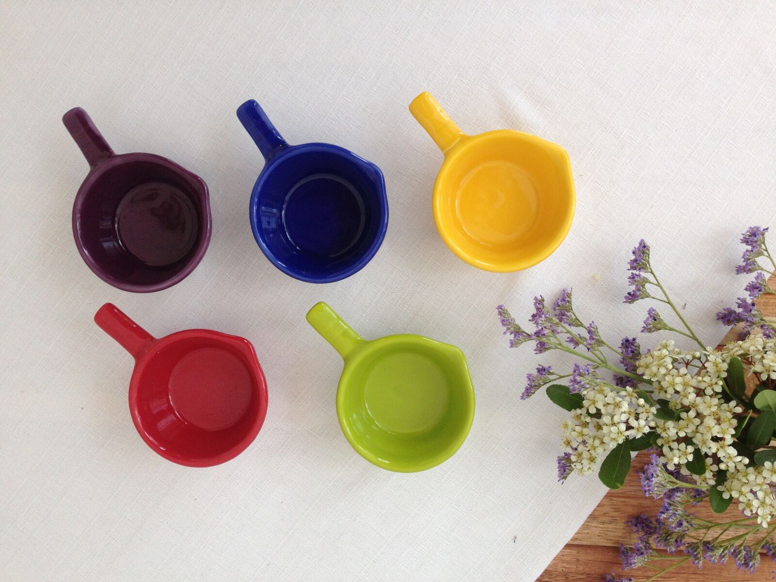 iPhone 5 back camera 4.12mm f/2.4 sample photo. Ceramic, vessels, colorful photography