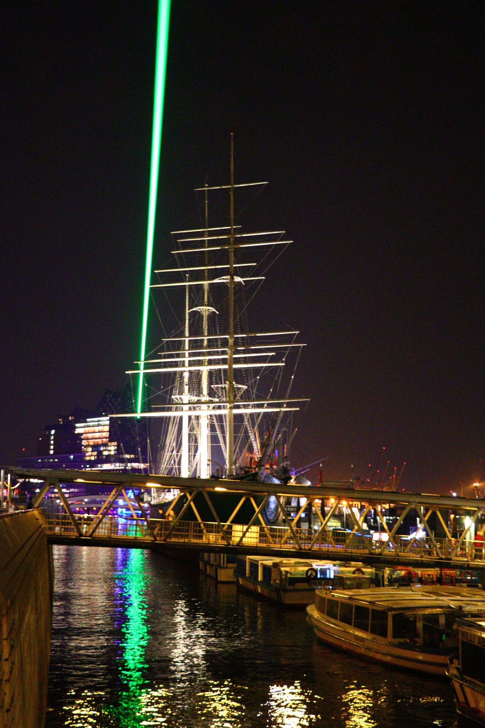 Canon EF-S 18-135mm F3.5-5.6 IS USM sample photo. Hamburg, port, ship photography