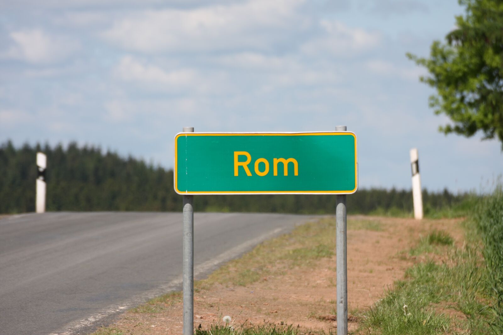 Canon EOS 40D sample photo. Road, away, rome photography