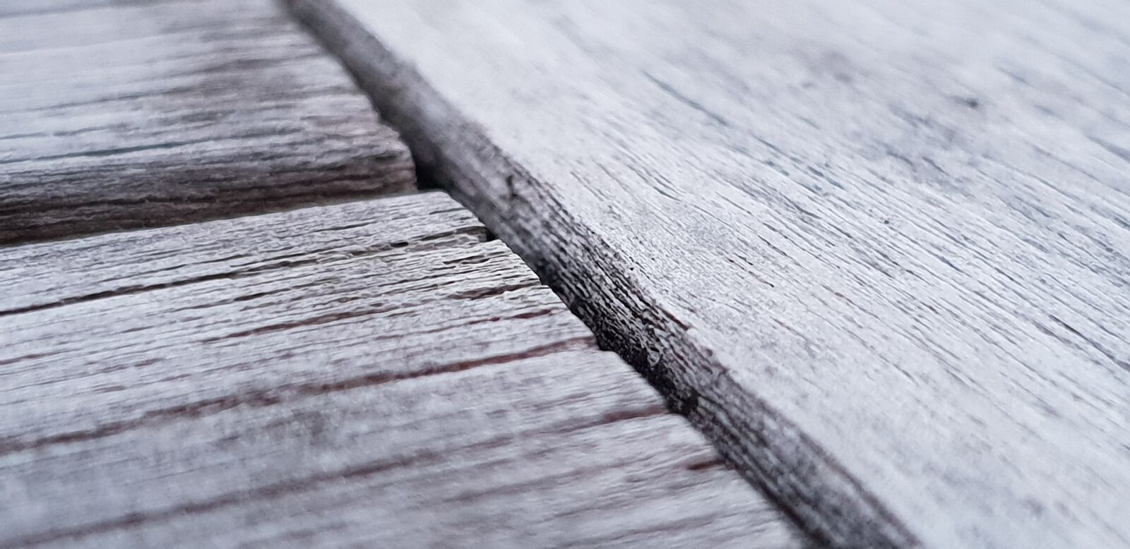 Samsung Galaxy S9 sample photo. Wood, weathered, away photography