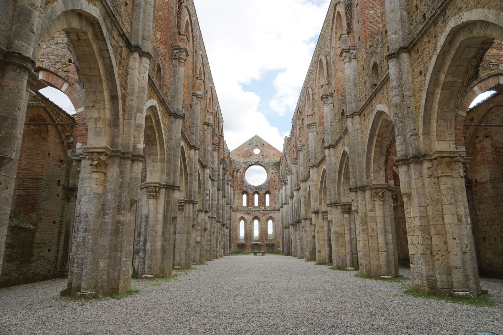 Sony a7 II + Sony Vario Tessar T* FE 24-70mm F4 ZA OSS sample photo. Cathedral, ruin, church photography