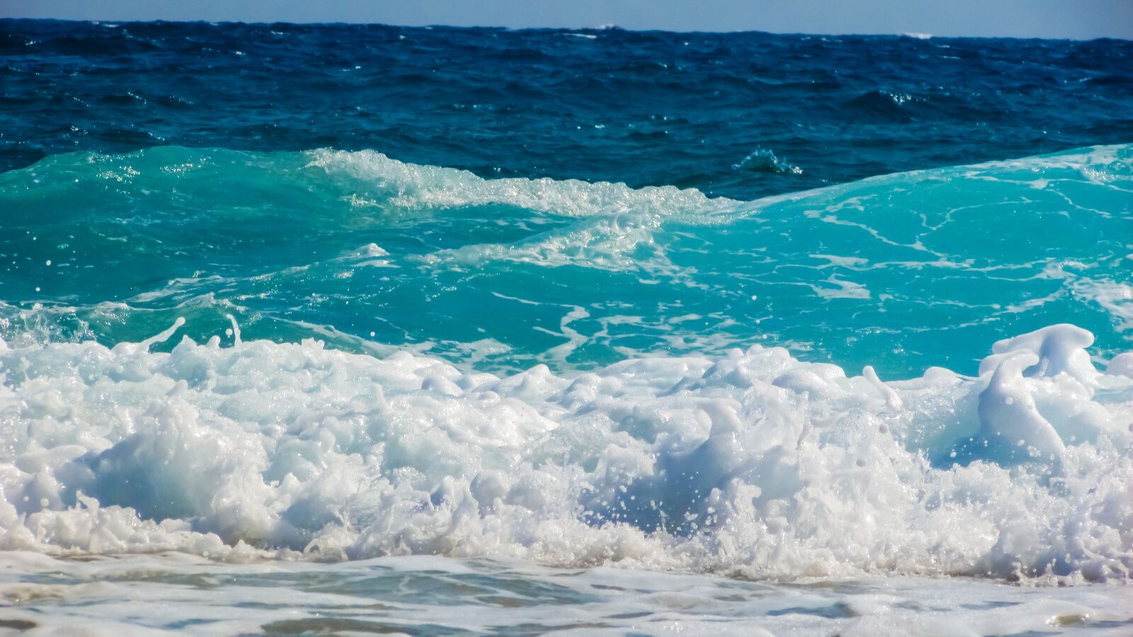 Canon PowerShot SX400 IS sample photo. Wave, bubbles, foam photography