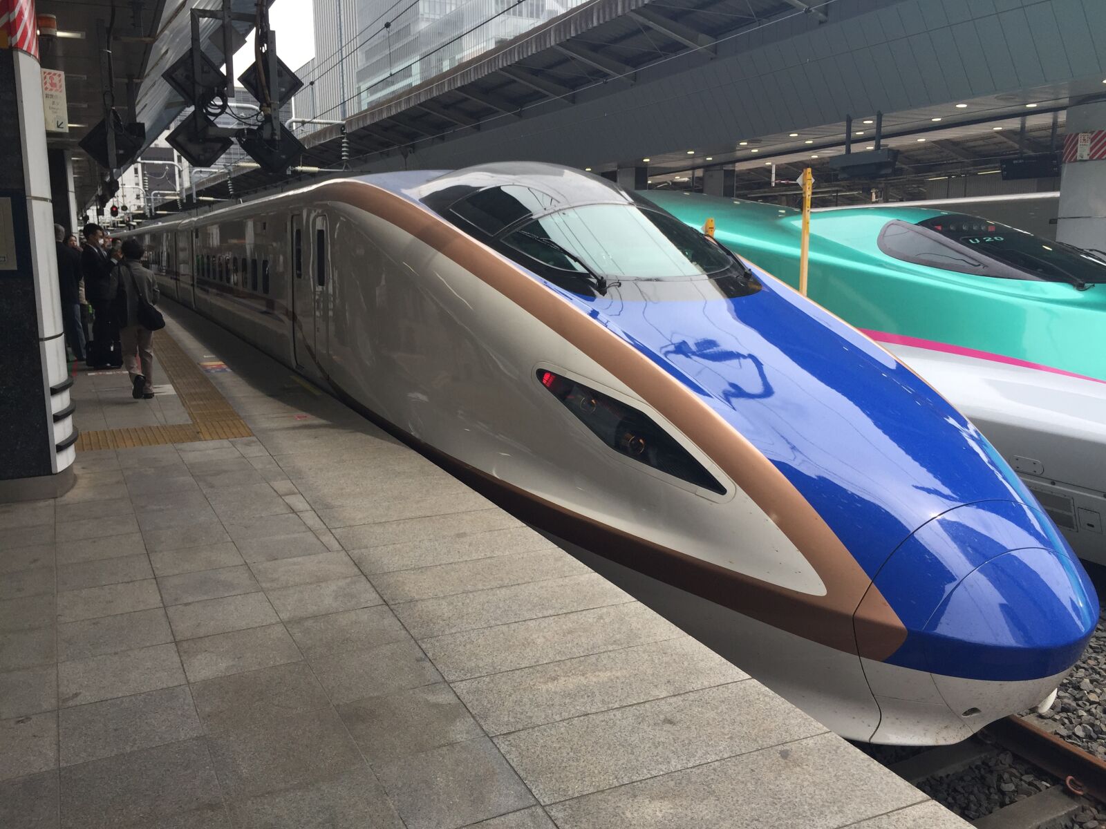 iPhone 6 Plus back camera 4.15mm f/2.2 sample photo. Bullet train, station, tsubasa photography