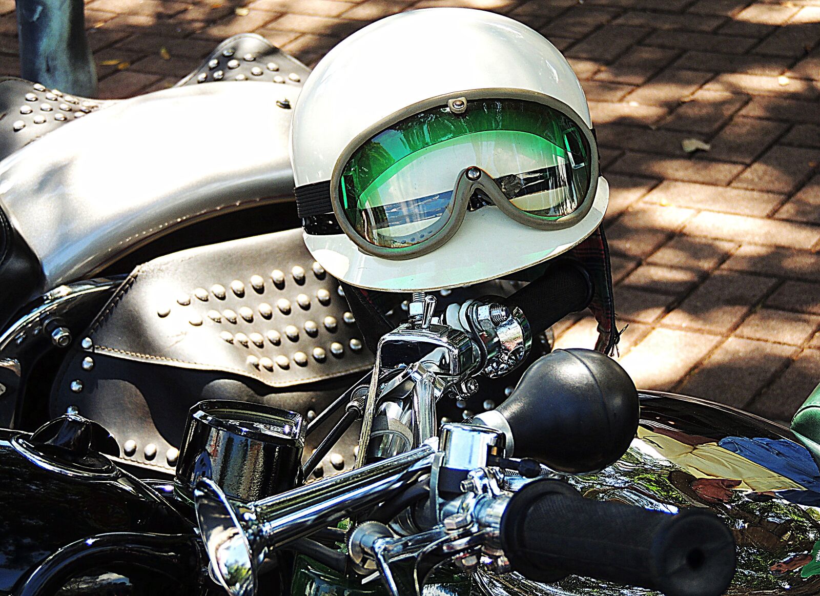 Nikon Coolpix P510 sample photo. Helmet, motorbike, motorcycle photography
