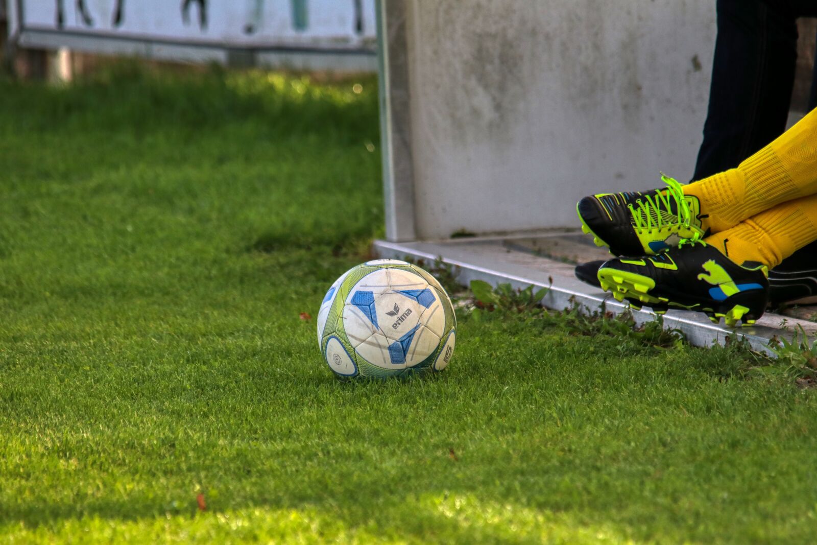 Canon EOS 80D sample photo. Football, spare bank, shoes photography