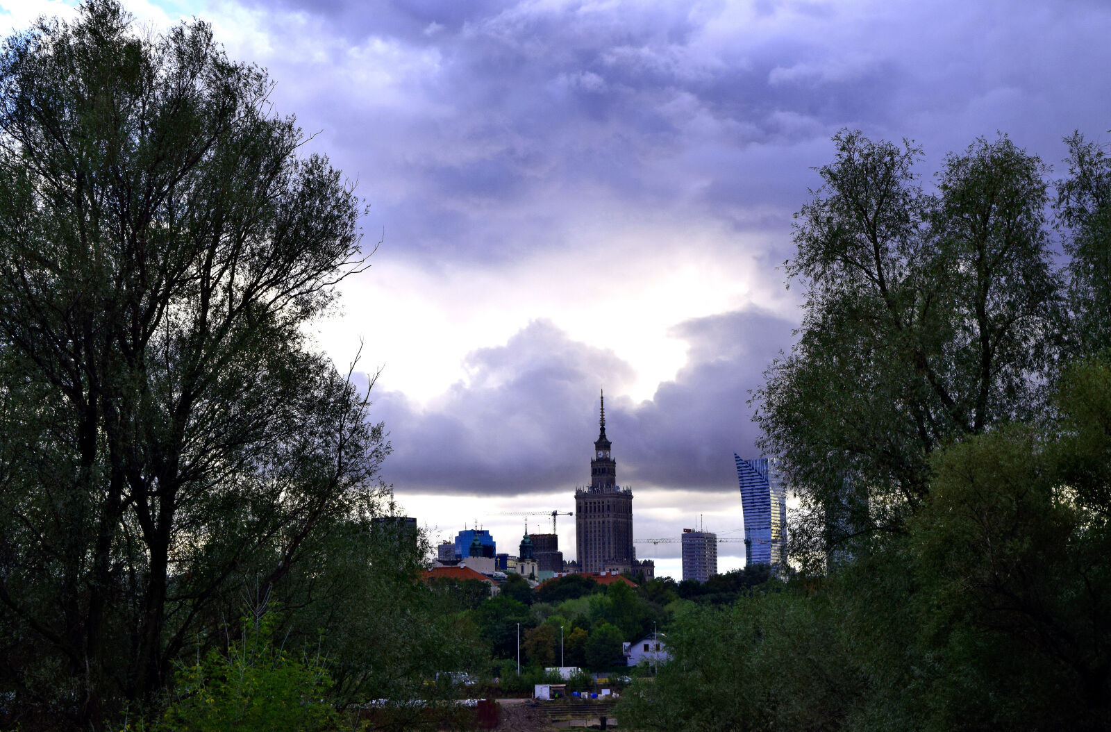 Nikon D3300 sample photo. Autumn, center, clouds, palace photography