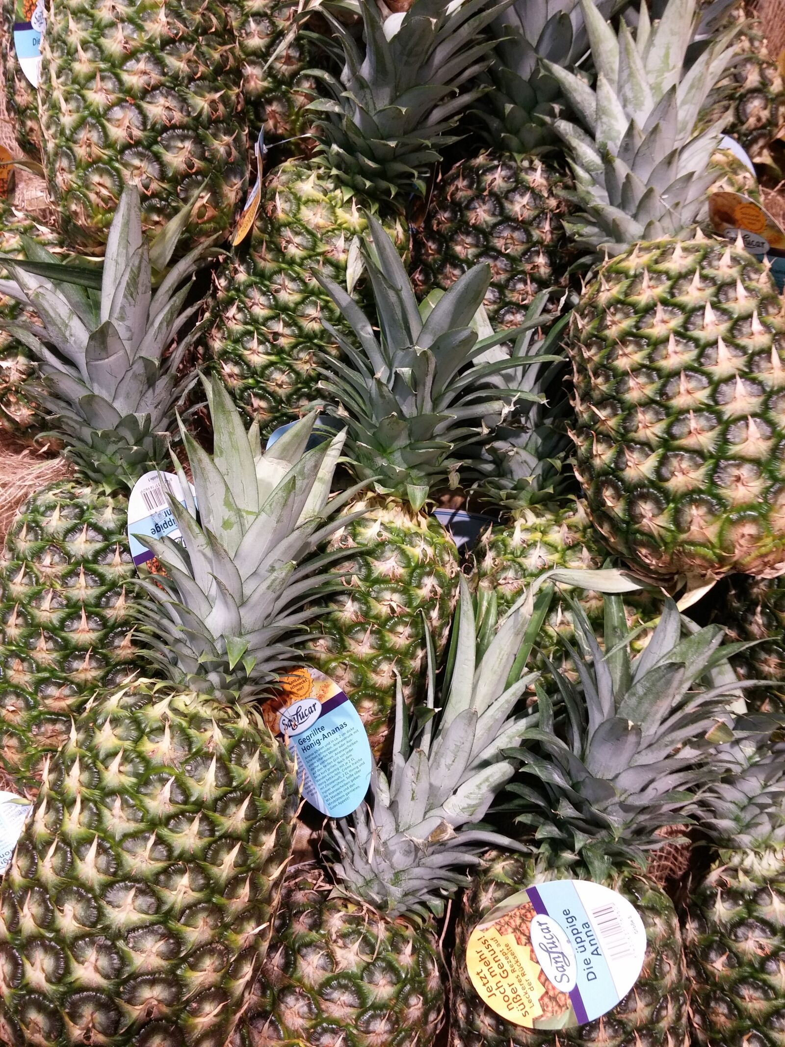 LG D855 sample photo. Pineapple, fruits, fruit photography