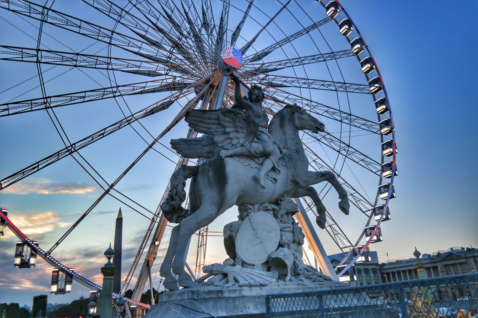 Samsung NX300 sample photo. Paris photography