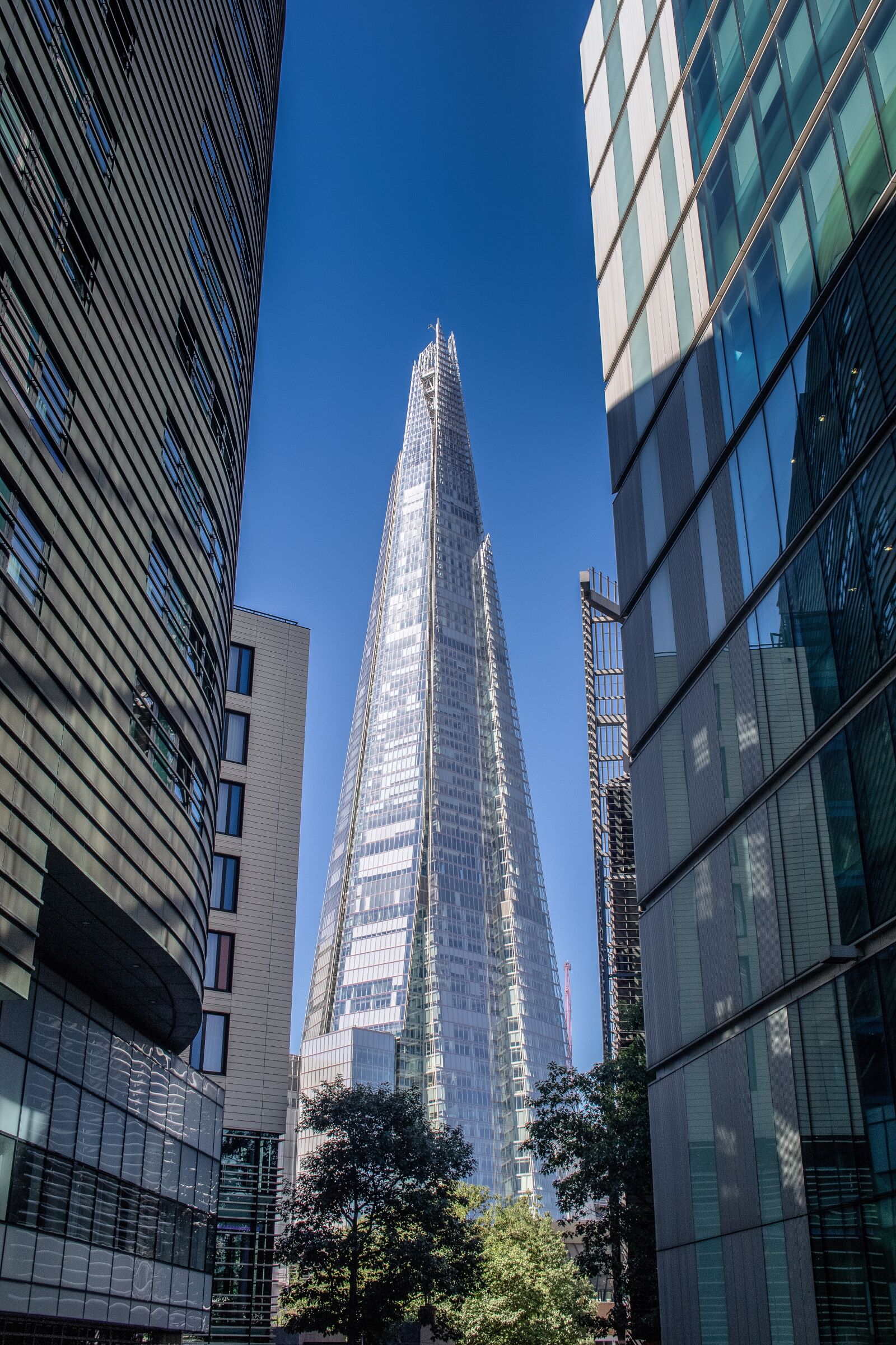 Canon EOS 750D (EOS Rebel T6i / EOS Kiss X8i) sample photo. London, the shard, architecture photography