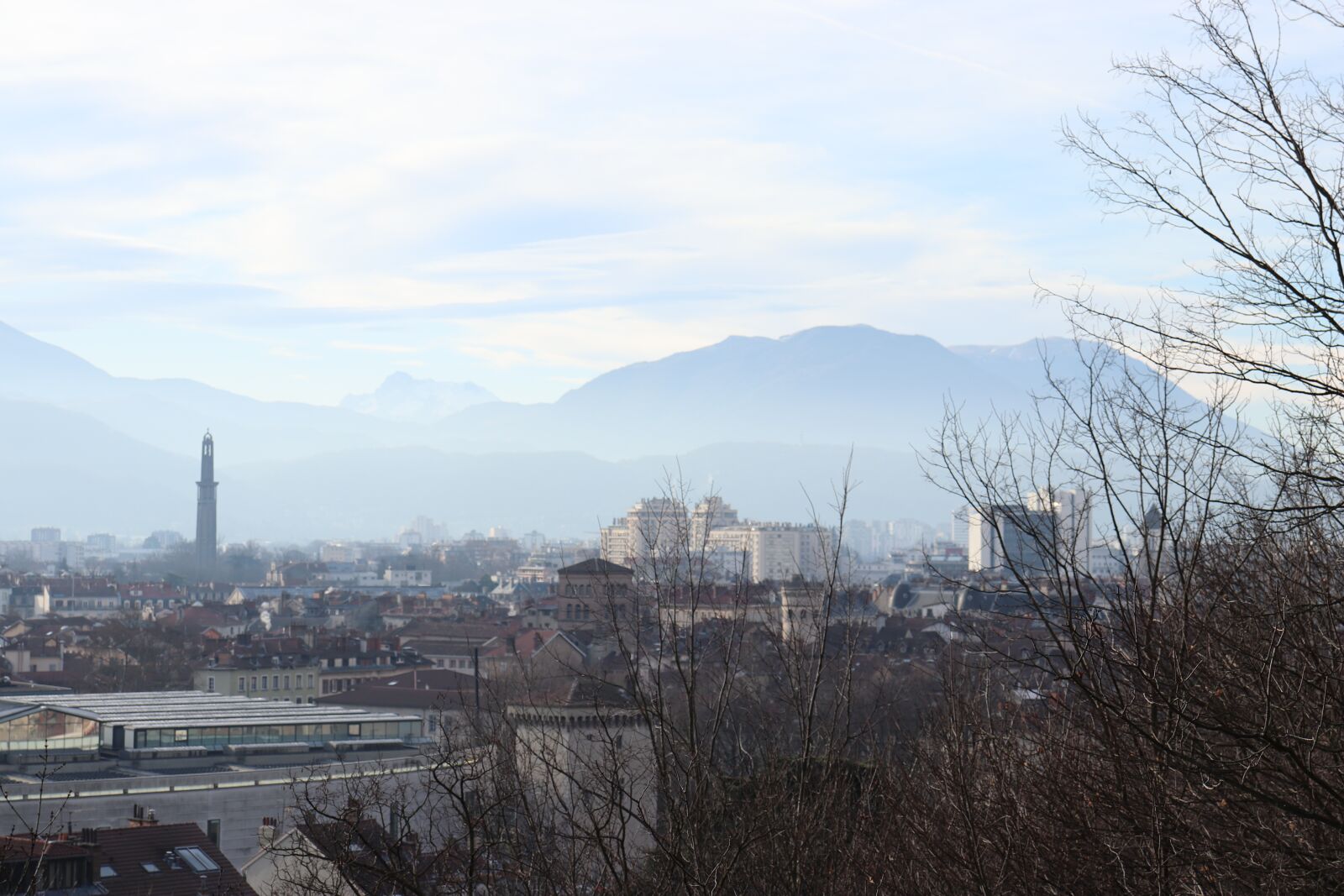 Canon EOS 200D (EOS Rebel SL2 / EOS Kiss X9) sample photo. Moutain, trees, clouds photography