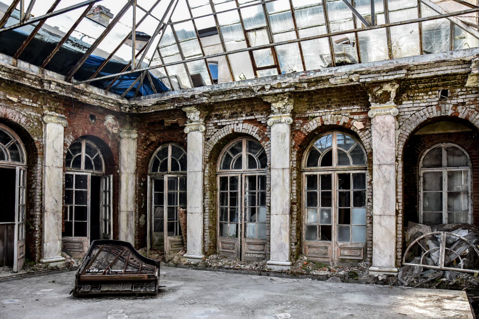 Nikon D3400 sample photo. Urban exploration, urbex, castle photography
