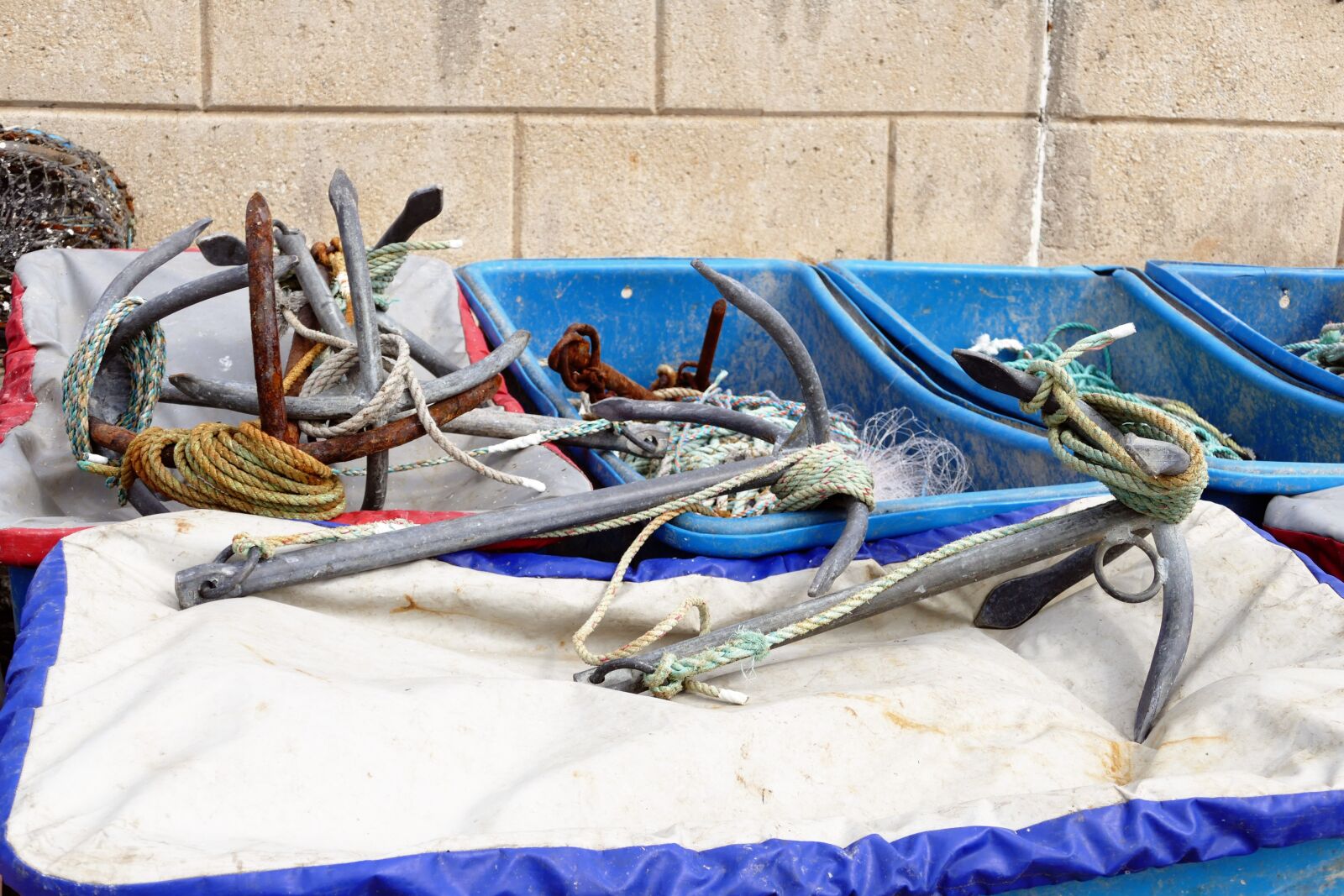 Panasonic Lumix DMC-FZ1000 sample photo. Boat, anchors, vessel photography