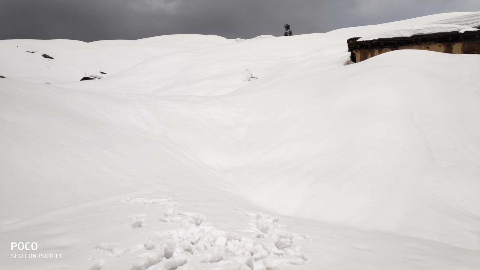 Xiaomi POCO F1 sample photo. Snow, mountains, nature photography