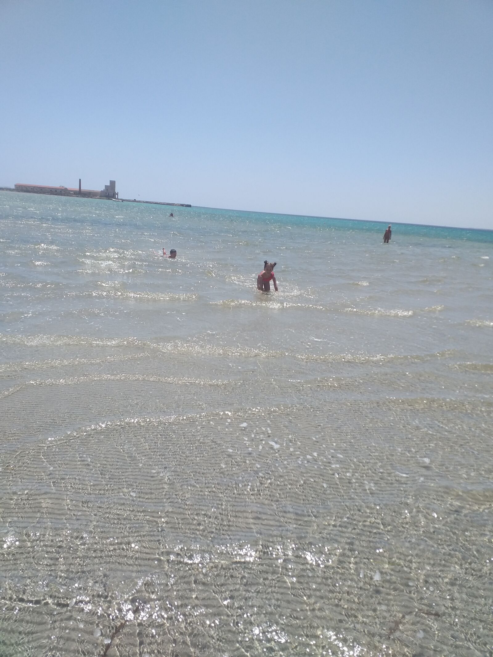 Samsung Galaxy J4+ sample photo. Beach, sea, ocean photography