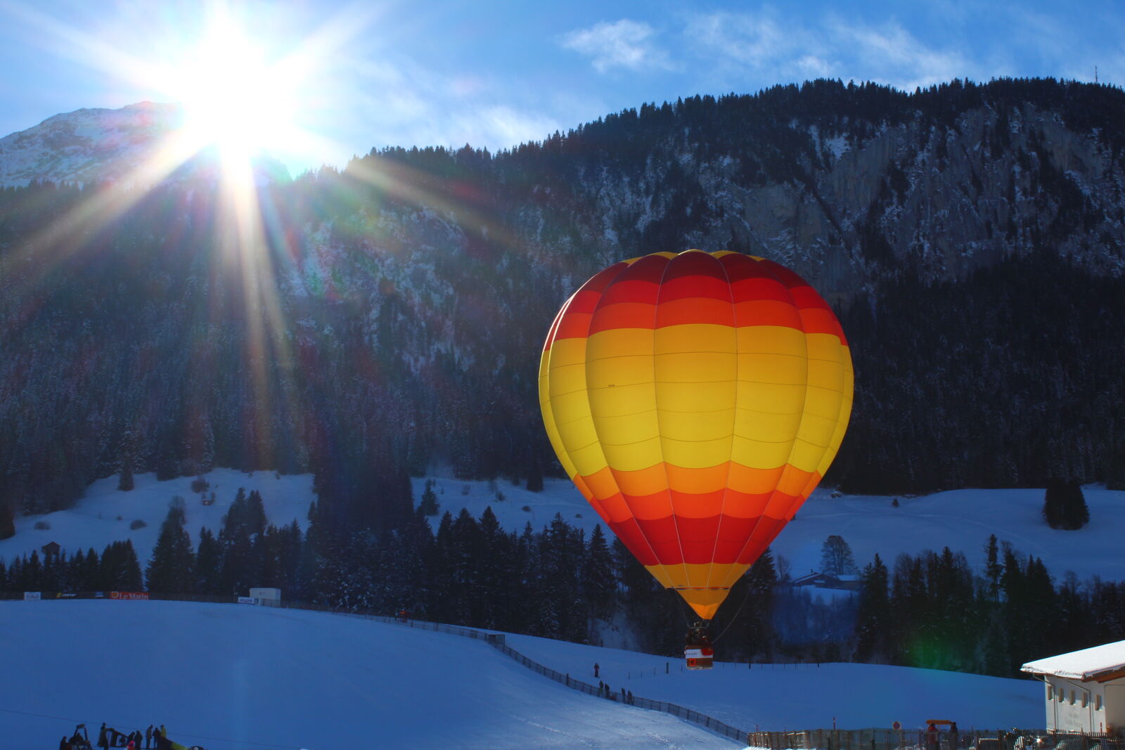 Canon EOS 1200D (EOS Rebel T5 / EOS Kiss X70 / EOS Hi) sample photo. Alps, ballooing, balloon, flying photography